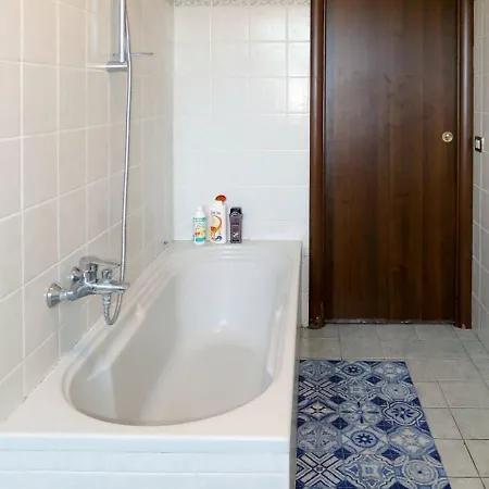 Condominio Donizetti 190s Apartment Oggebbio